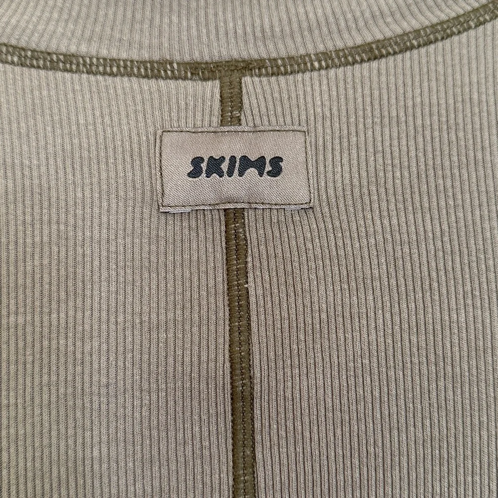 Skims soft lounge Henley army green ribbed small EUC - Picture 6 of 7